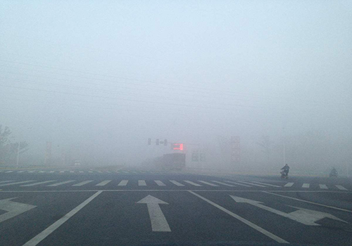 大雾天气，乐动(中国)机械提醒您驾车“雾”必小心